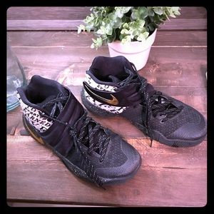 NikeID custom Kyrie 2 basketball shoes